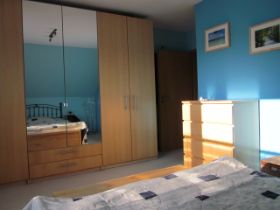 Schlafzimmer 1.jpg